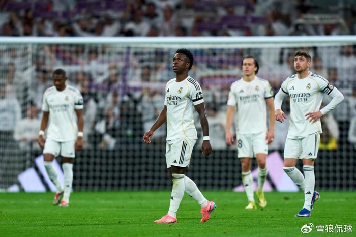 情绪低落！皇马主场爆冷输球后更衣室气氛沉重 自认只剩欧冠可争|赫塔菲|本菲卡足球俱乐部|皇家马德里|巴塞罗那|比赛_新浪体育_新浪新闻