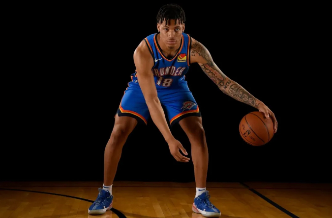 半岛体育-山东男篮官宣：签约雷霆旧将基昂泰-约翰逊 曾夺发展联盟总冠军|NBA|俄克拉荷马雷霆队|NBA发展联盟|夏洛特黄蜂队|泰-杰尔姆_新浪体育_新浪新闻