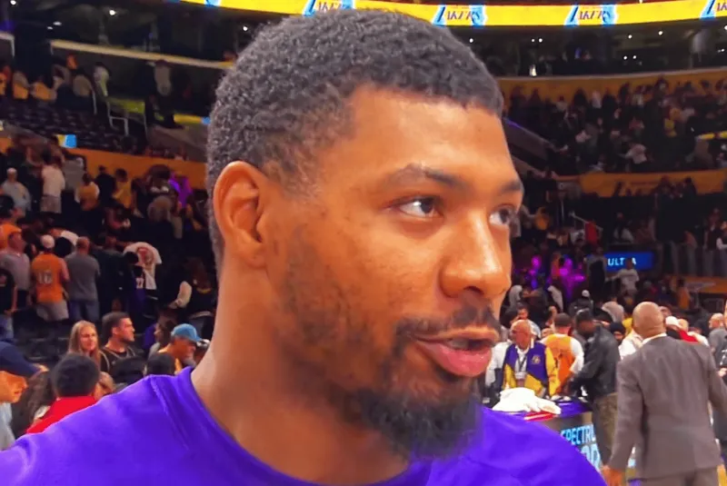 半岛体育APP-斯马特谈季后赛：我们明白我们全队必须团结在一起