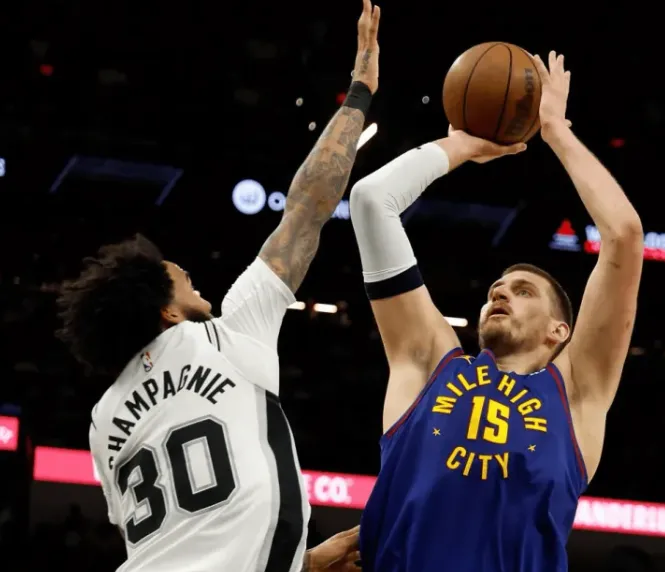 半岛体育在线-约基奇出战18分钟，投篮12中7得到23分8篮板1助攻1盖帽